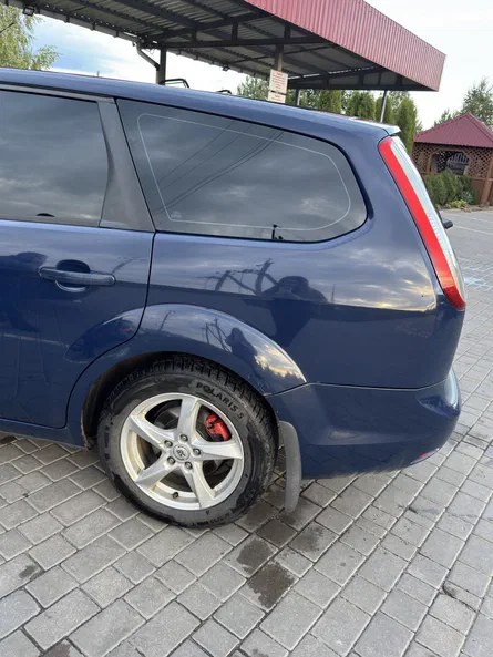Ford Focus 2010 - 17