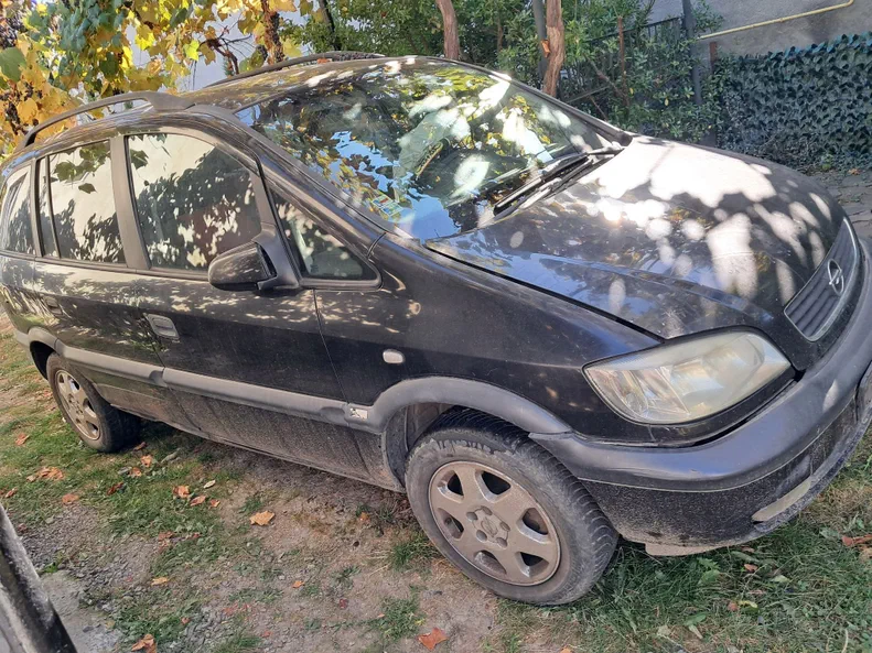 Opel Zafira 2002 - 0