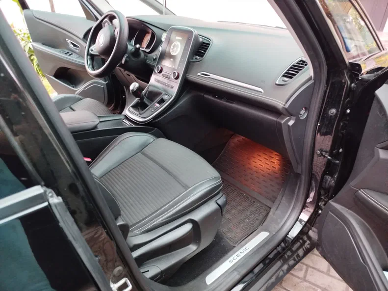 Renault Scenic 2017 - 6