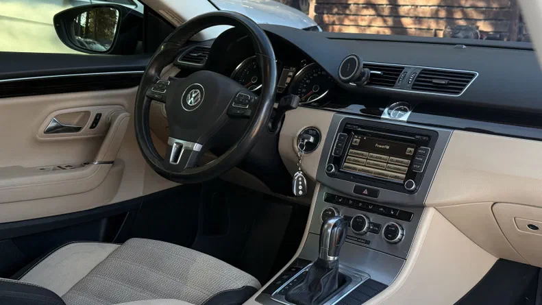 Volkswagen Passat CC 2012 - 10