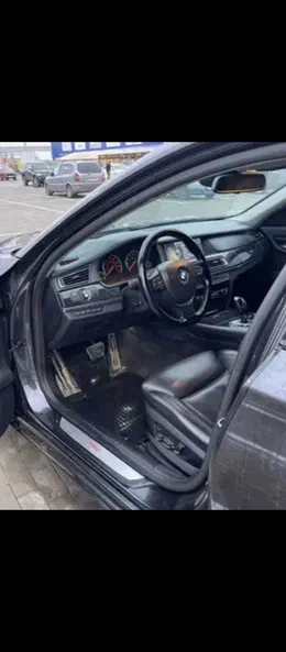 BMW 7 серія 2010 - 1