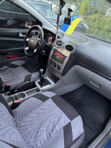 Ford Focus 2010 - 8