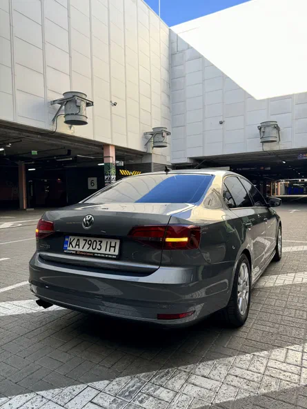 Volkswagen Jetta 2015 - 3
