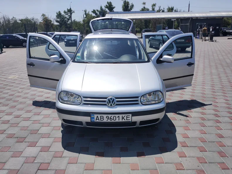 Volkswagen Golf 2002 - 0