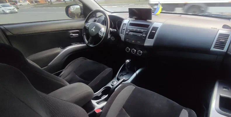 Mitsubishi Outlander 2010 - 4