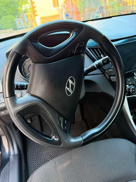 Hyundai Sonata 2011 - 9