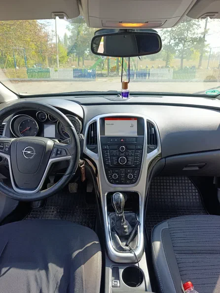 Opel Astra 2014 - 4