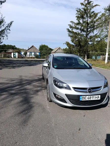 Opel Astra 2014 - 1