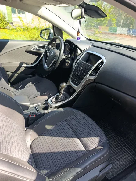 Opel Astra 2014 - 8