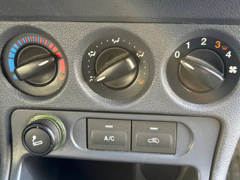Ford Transit Connect 2011 - 24
