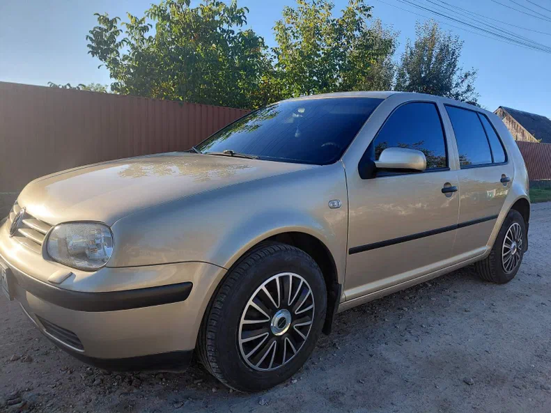 Volkswagen Golf 2002 - 7