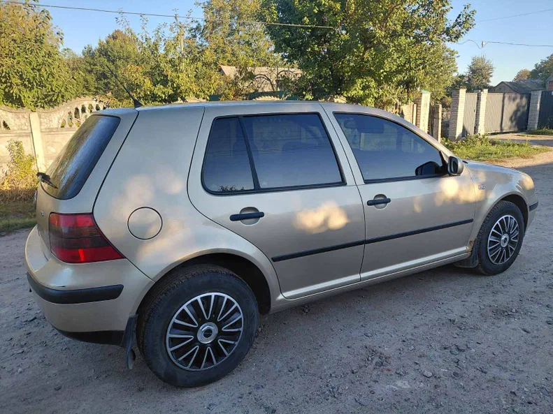 Volkswagen Golf 2002 - 10