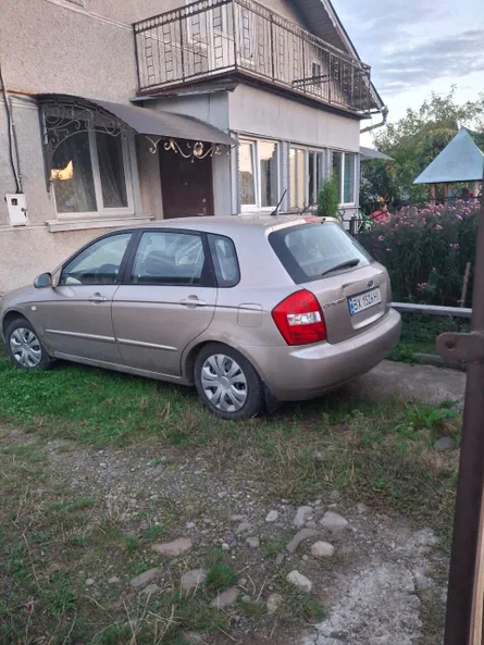 Kia Cerato 2004 - 3
