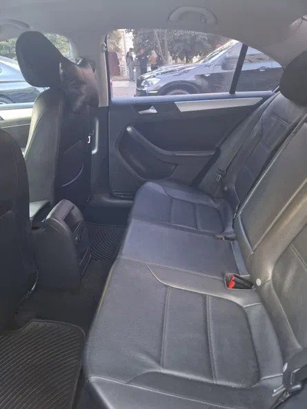 Volkswagen Jetta 2012 - 4