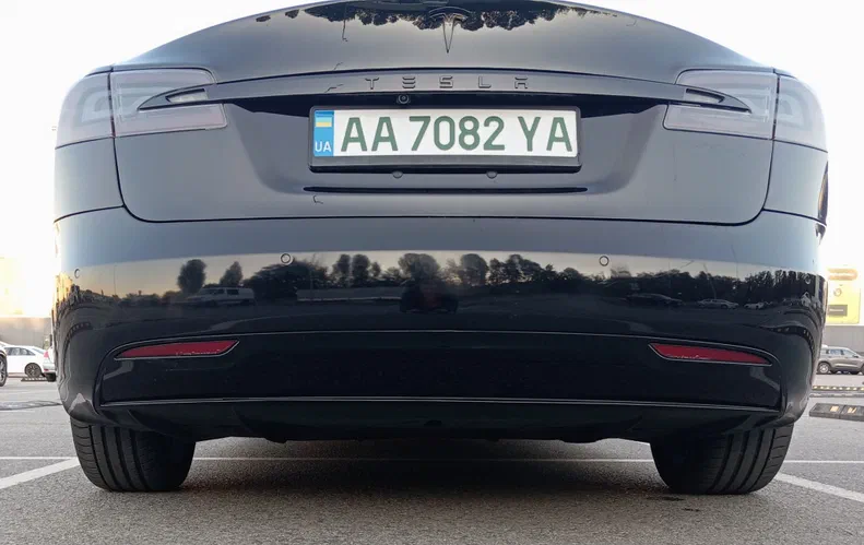 Tesla Model S 2017 - 8
