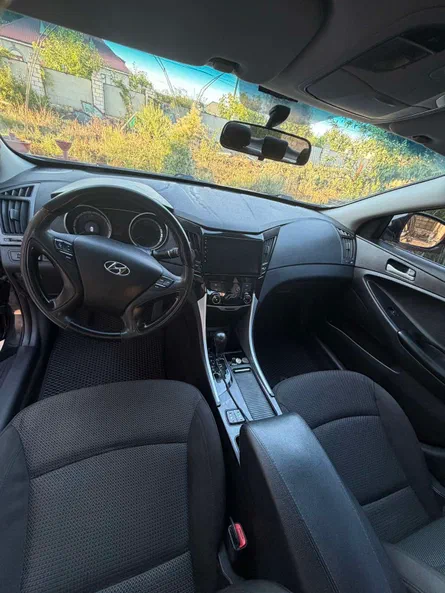 Hyundai Sonata 2011 - 8