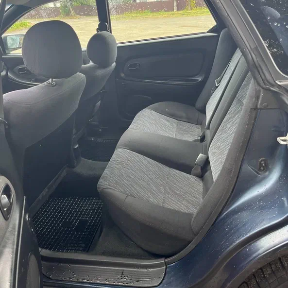 Mazda 323 1998 - 3