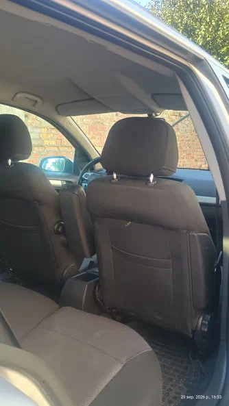 Opel Astra 2009 - 1