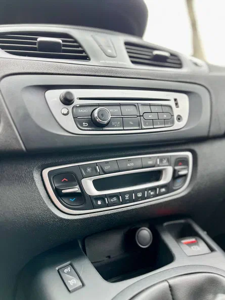Renault Scenic 2013 - 4