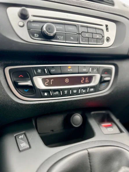 Renault Scenic 2013 - 25