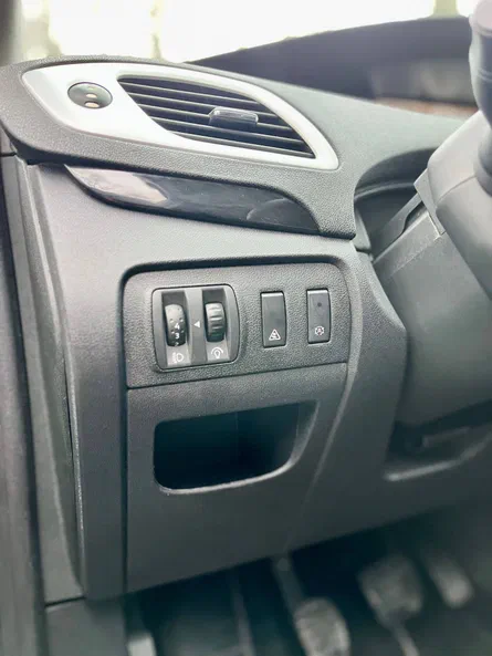Renault Scenic 2013 - 24