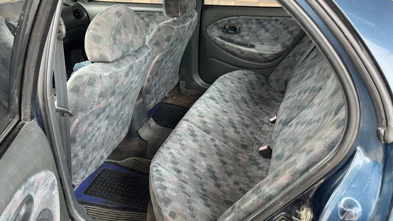 Hyundai Elantra 1995 - 5