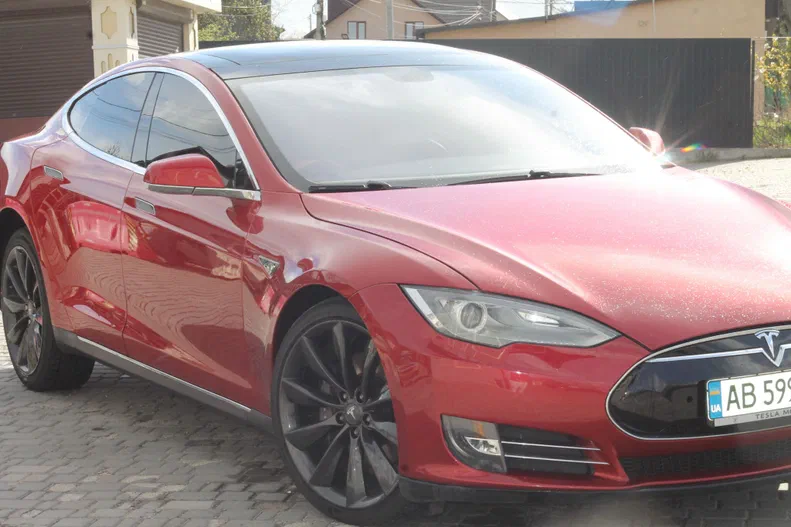 Tesla Model S 2013
