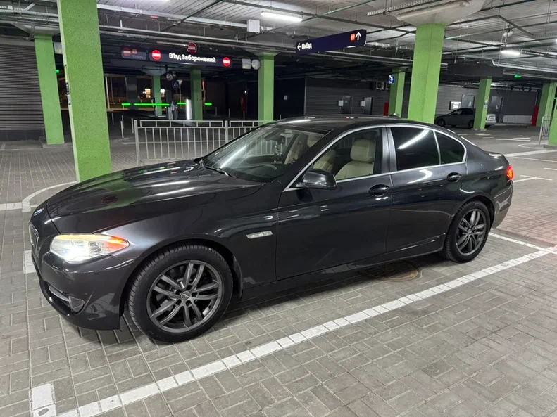 BMW 5 серии 2011 - 7