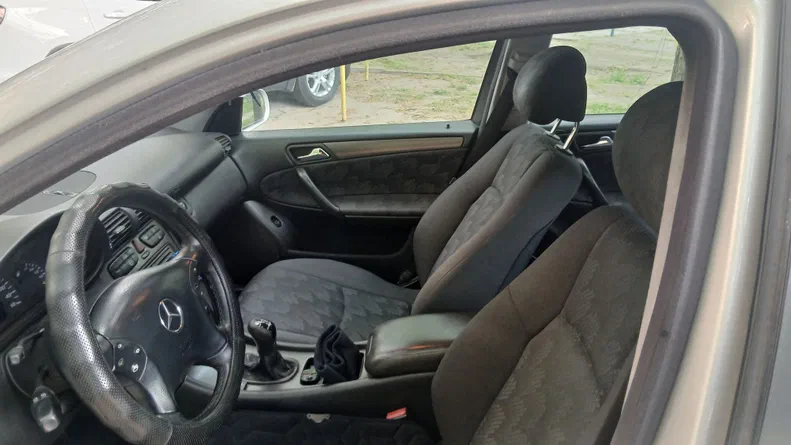 Mercedes-Benz C-Класс 2003 - 6