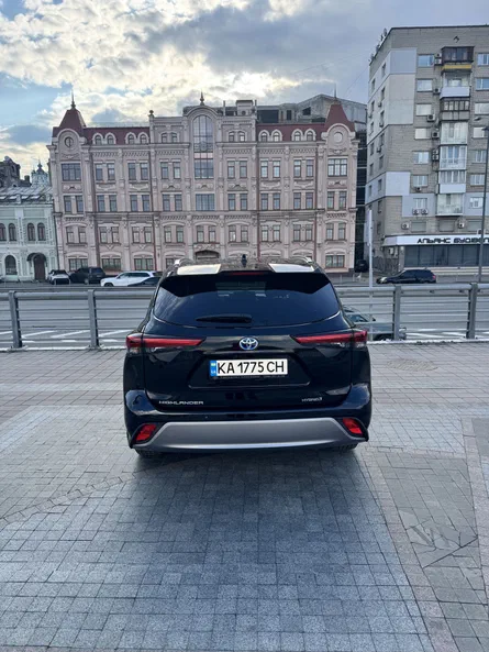 Toyota Highlander 2021