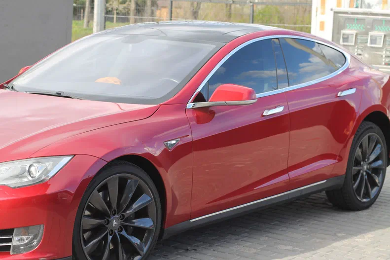 Tesla Model S 2013