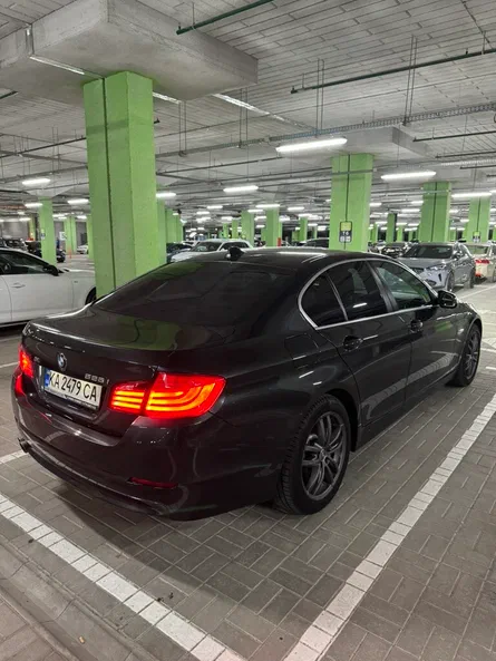 BMW 5 серии 2011 - 14