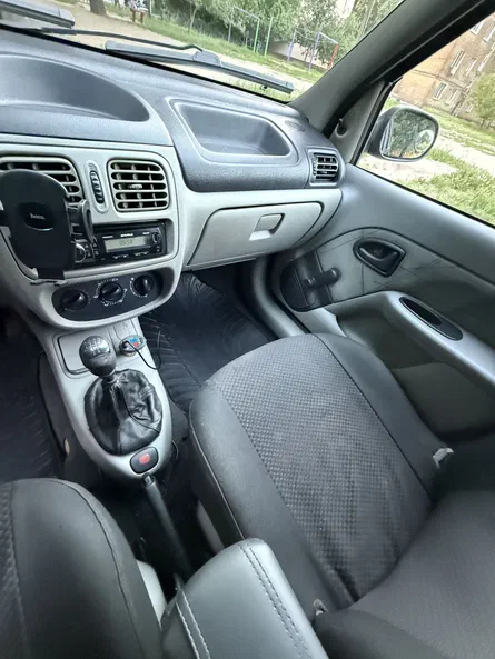 Renault Clio 2003 - 5