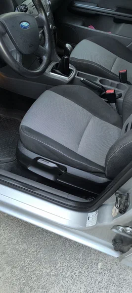 Ford Focus 2010 - 24