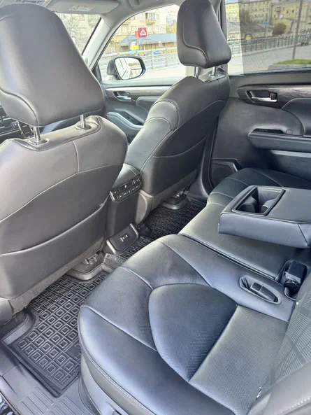 Toyota Highlander 2021 - 16