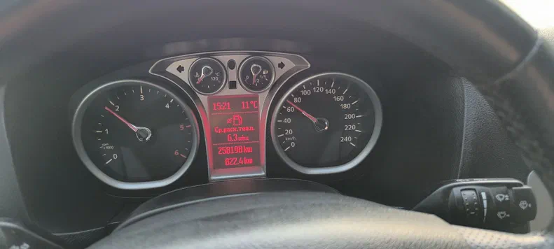 Ford Focus 2010 - 21