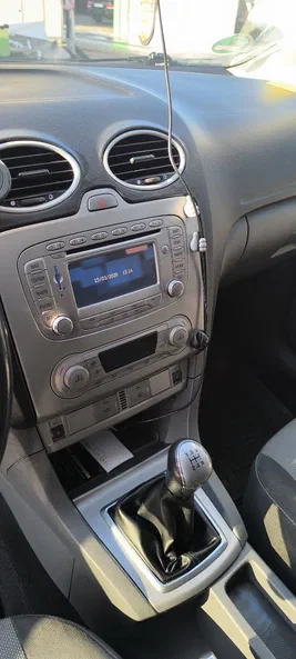 Ford Focus 2010 - 20