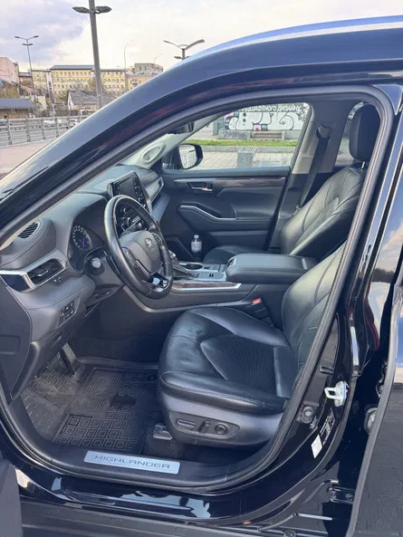 Toyota Highlander 2021 - 18