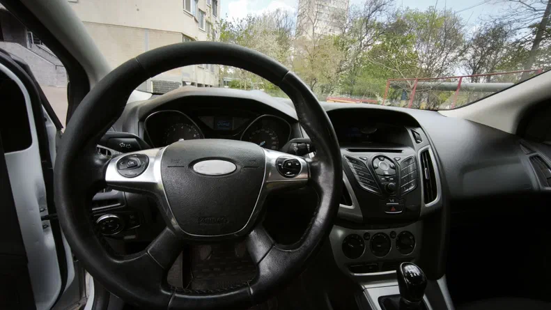 Ford Focus 2011 - 13