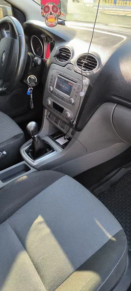 Ford Focus 2010 - 19