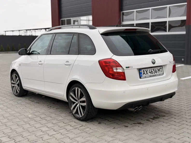 Skoda Fabia 2011 - 7
