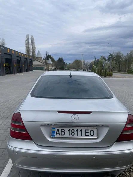 Mercedes-Benz E-Класс 2006 - 8