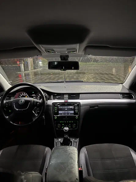 Skoda Superb 2012 - 7