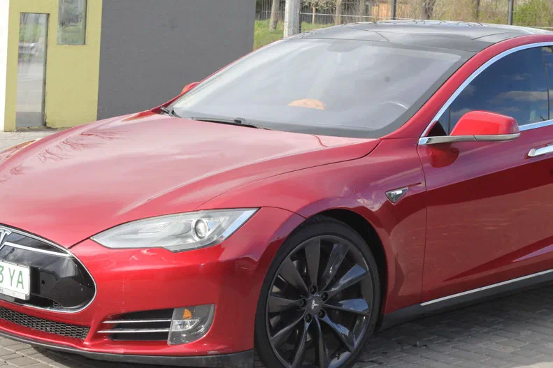 Tesla Model S 2013
