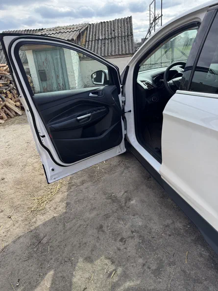 Ford Escape 2017 - 11