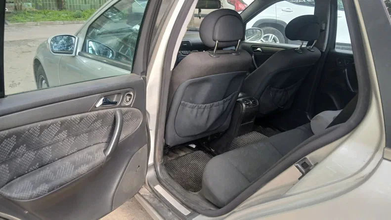 Mercedes-Benz C-Класс 2003 - 9