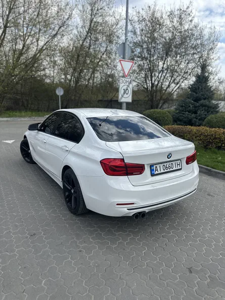 BMW 3 серии 2018 - 10
