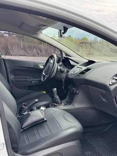 Ford Fiesta 2017 - 10