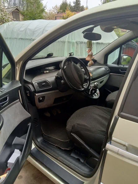 Peugeot 807 2009