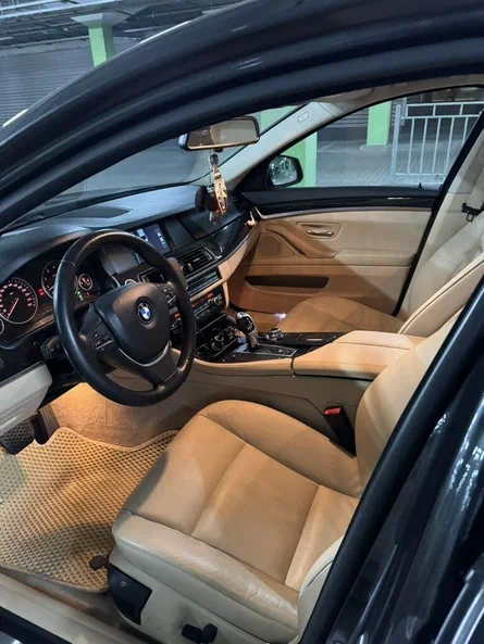 BMW 5 серии 2011 - 18